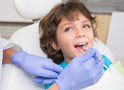 Лечение зубов детям под наркозом. Что важно знать?