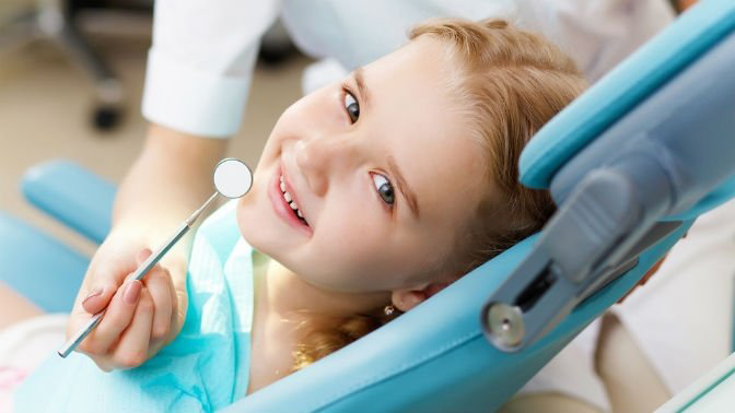 профессиональная чистка зубов детей