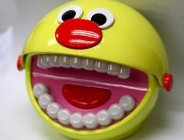 Новая игрушка научит ребенка чистить зубы